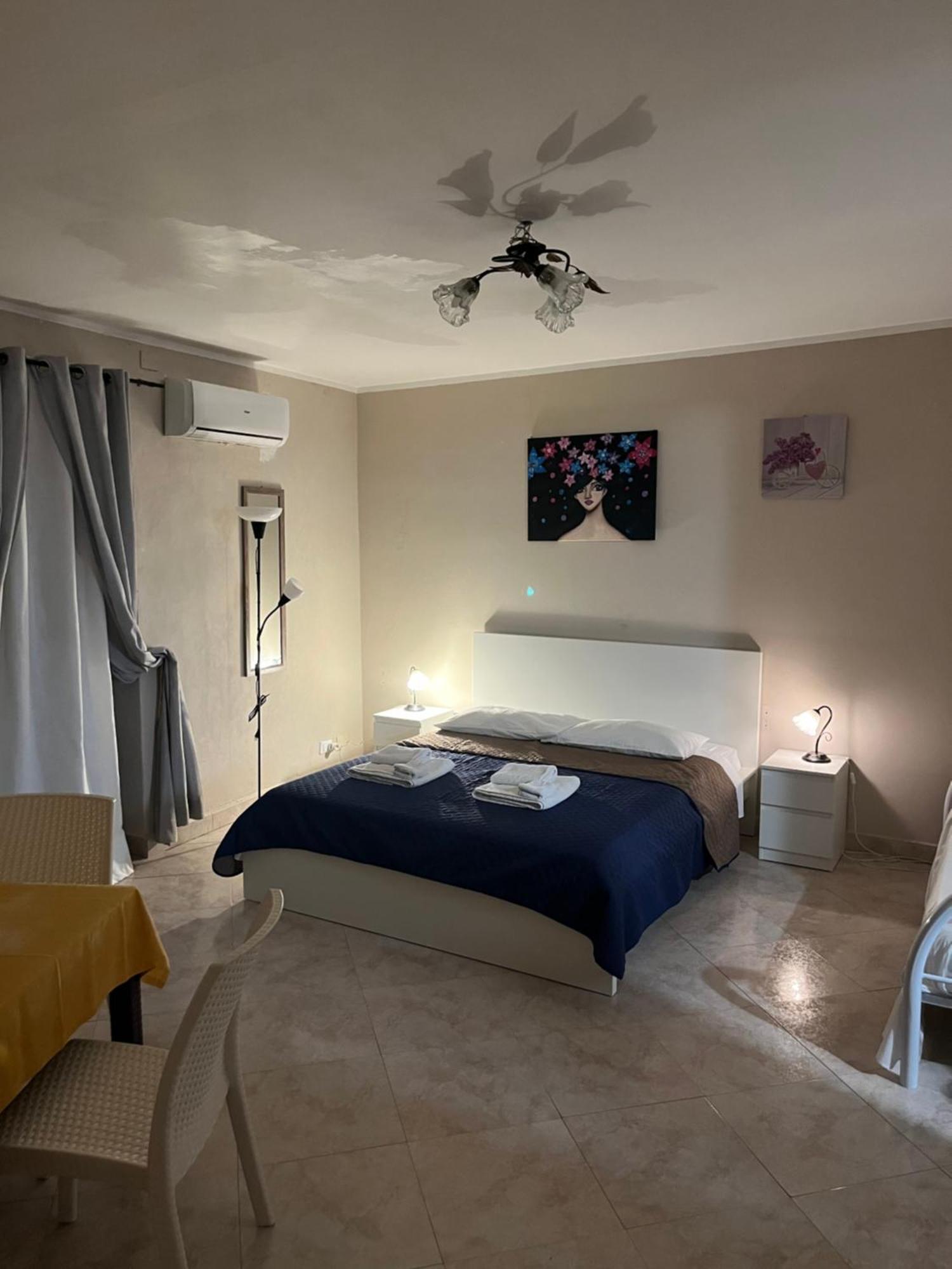 Domus Aurea Apartment 切法卢 外观 照片